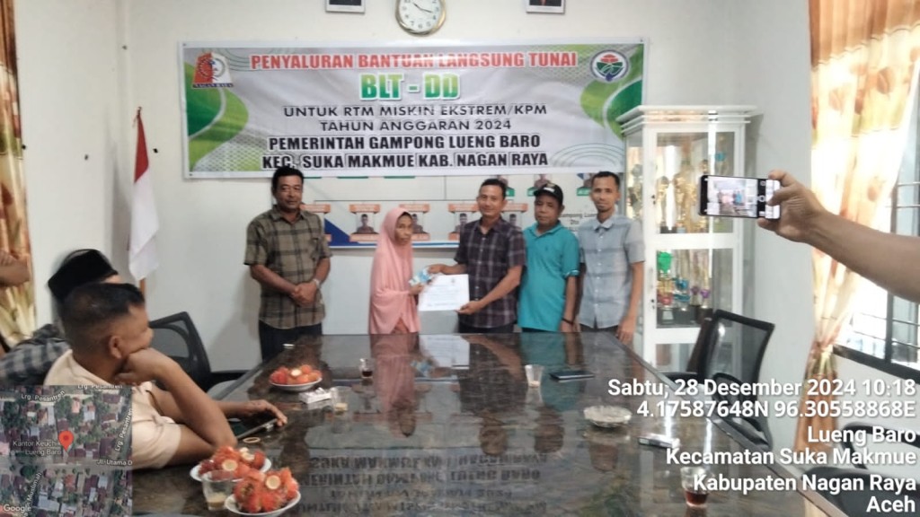 PENYERAHAN BLT DD UNTUK WARGA MISKIN